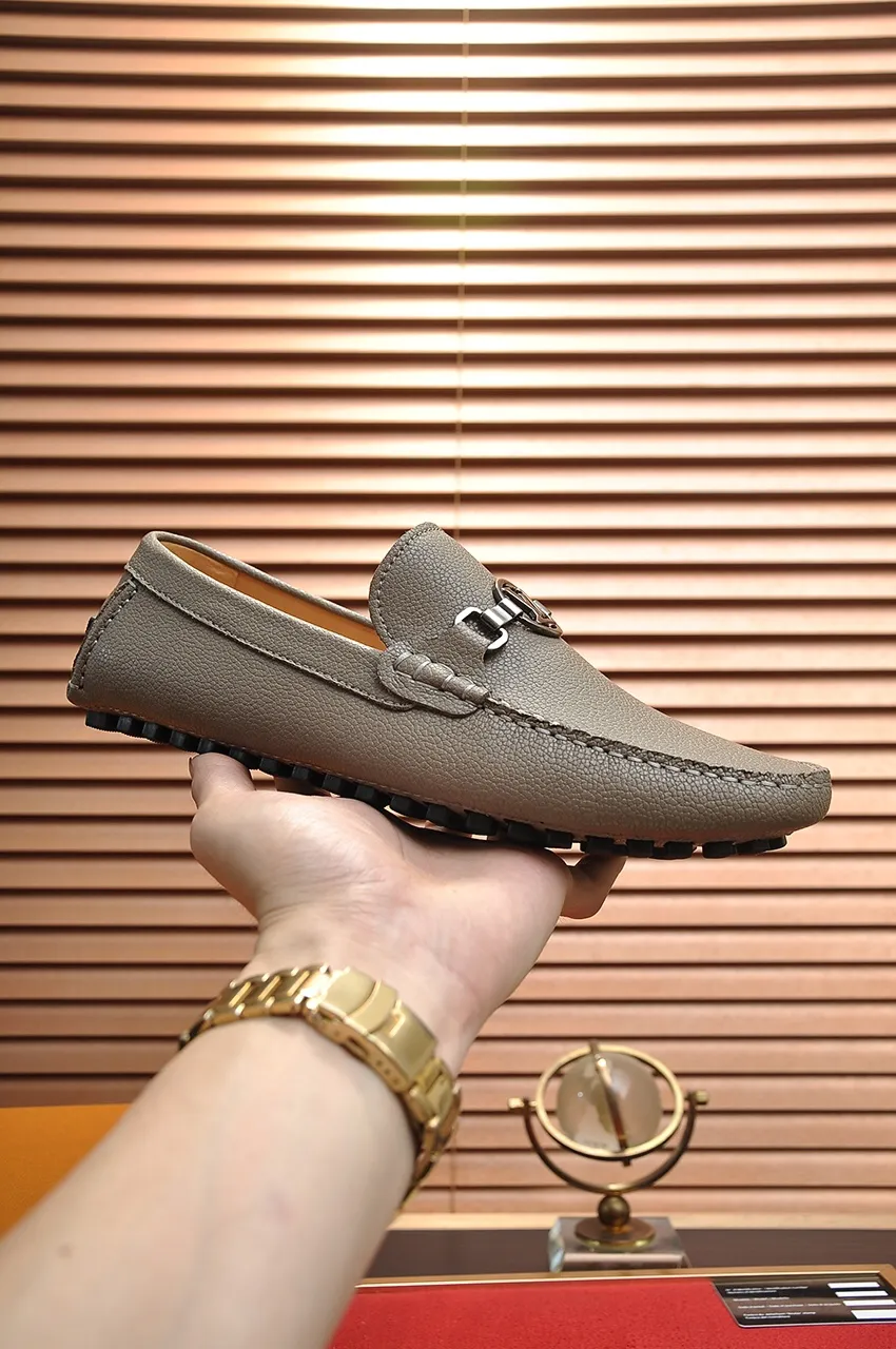 Men's men's shoes 💰420💶 [LV Doudou shoes] (water-dyed cowhide lining) new model is on the market, available on the official website. The new Doudou shoes are processed into single-color materials, and the uppers are made of imported horsehide leather. The body of the shoe is fully hemmed with mark thread, and is lined with imported original cowhide leather. The elegant shoe shape is super suitable for all-matching, and the size is 38-44.